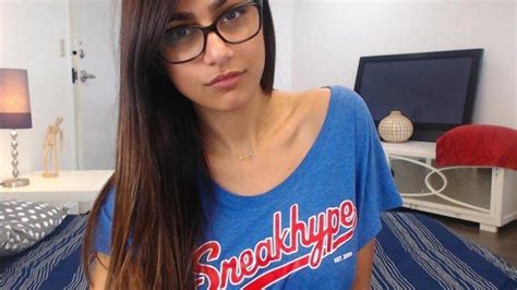 why mia khalifa is famous|The reasons why Mia Khalifa decided to quit the porn industry.